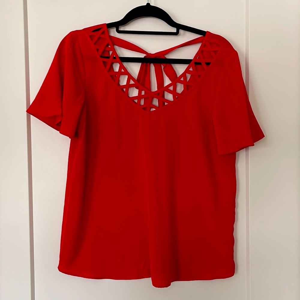 NEW scoop neck short sleeve blouse